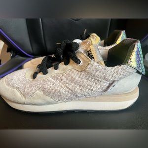 P448 Women’s Sneakers size 41 US 10.5-11